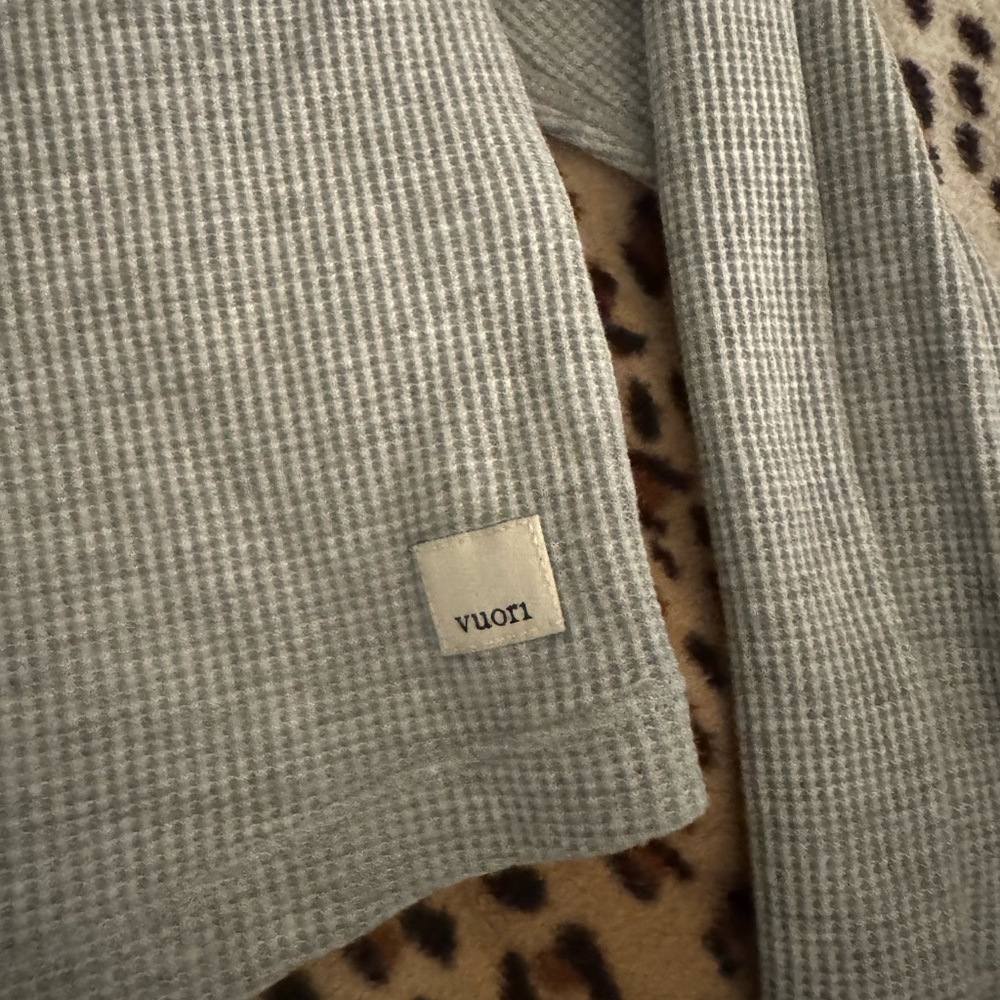 Vuori Gray Waffle Knit lightweight top